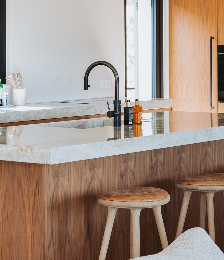 Maatwerk interieur met houten keuken